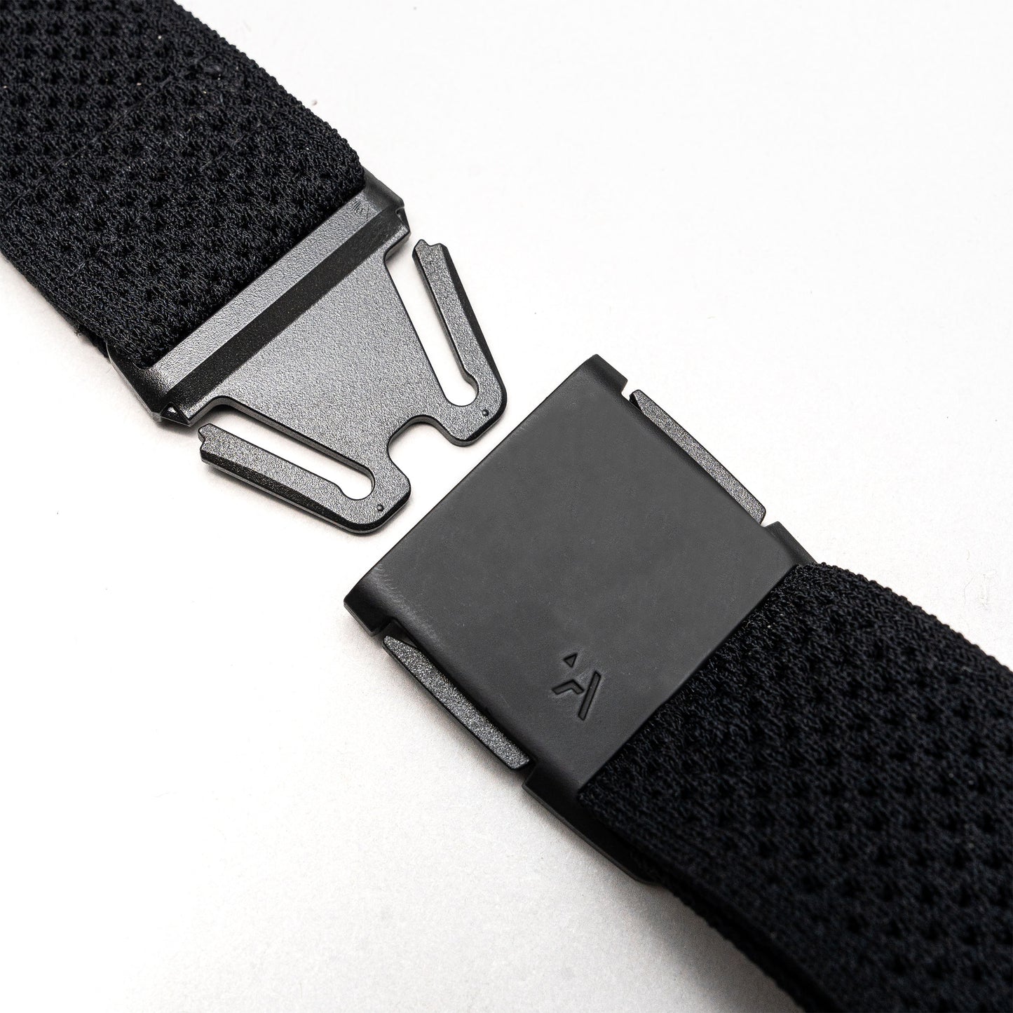 MOMENTUM Black