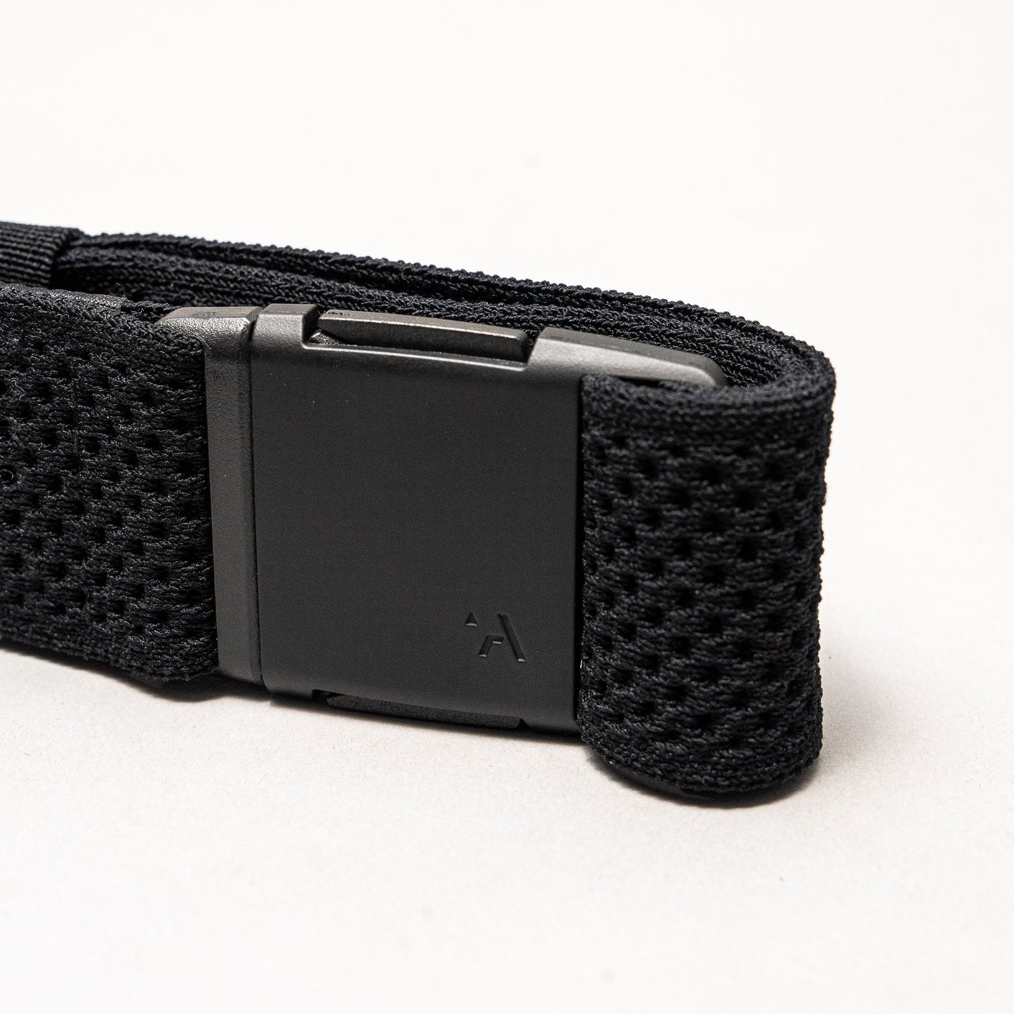 MOMENTUM Black