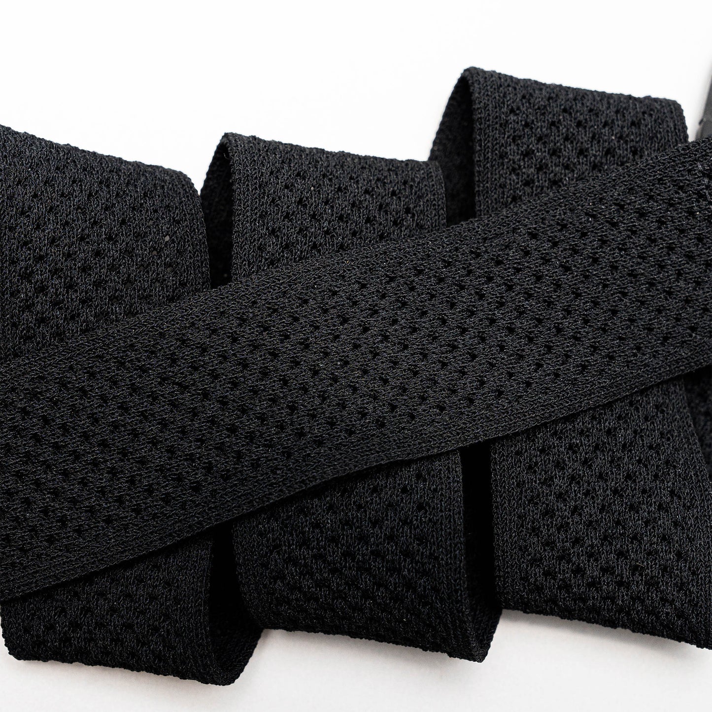 MOMENTUM Black