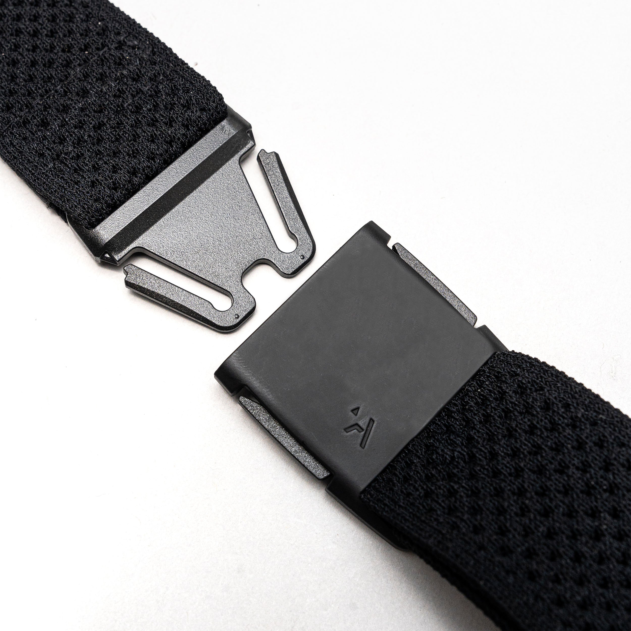 MOMENTUM Black