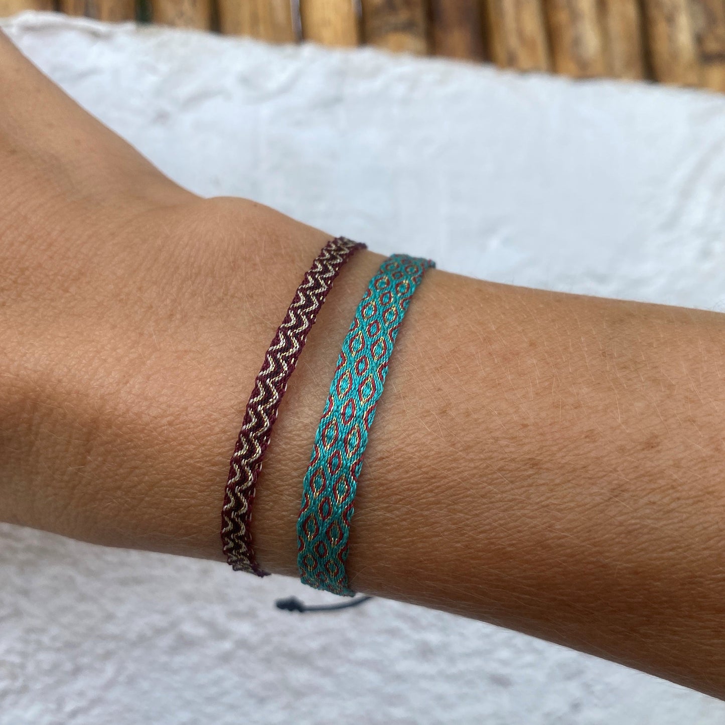 Pulsera fina VARIOS COLORES
